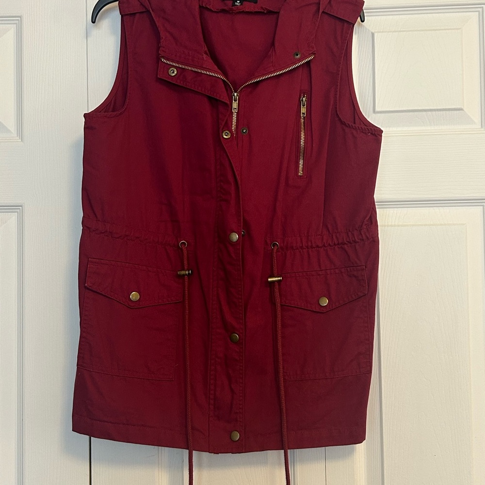 Zenana Outfitters Burgundy Sleeveless Vest